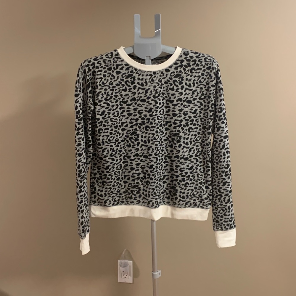 Zyia Active Women’s Gray with Black Pattern Top Size Large